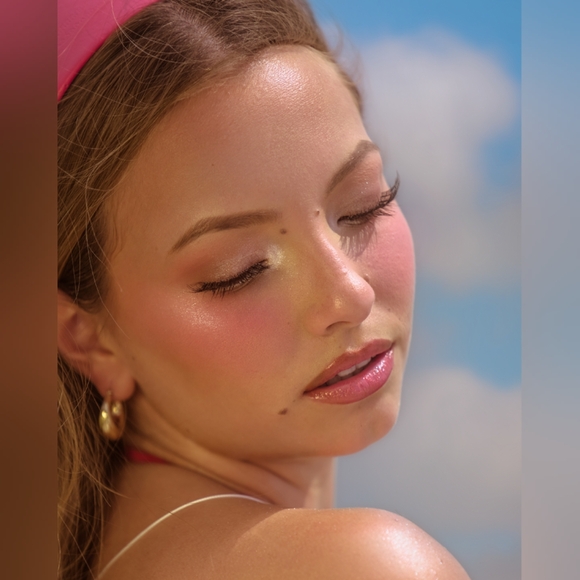 Alamar Cheek Palette   Viva Las Cheekas Fair/Light    - Picture 3 of 5